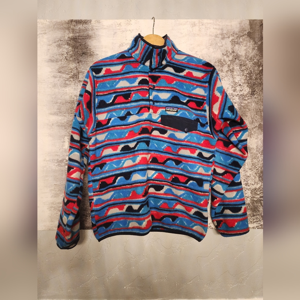 Multi color unisex Patagonia synchilla snap tee. Size small.
